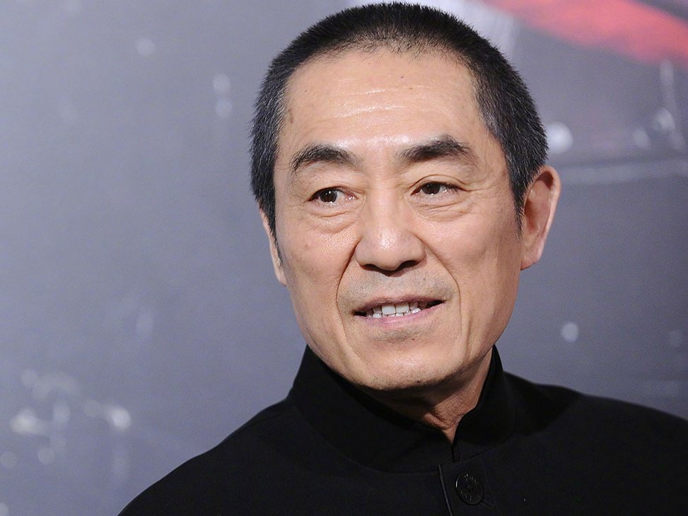 张艺谋的成功告诉你“会夹着尾巴做人”到底有多重要？