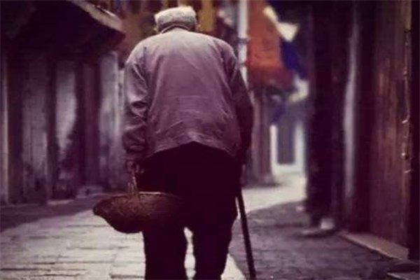 哪个瞬间你觉得父亲特别好大？