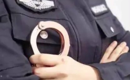 柳州女子把手机借给熟人竟背上了5.6万元的网贷，女子最终是如何发现的？