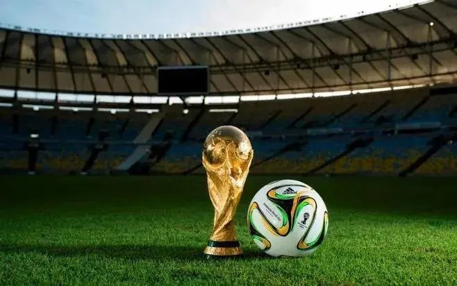 梅西把问路的孩子带到山顶，这届世界杯有哪些令你印象深刻的地方？