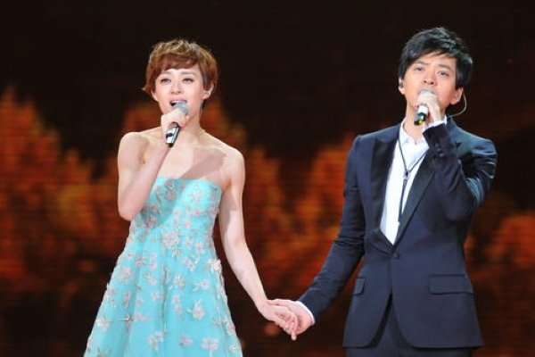 求音乐:有一首歌是这样的旋律..恩 恩恩恩恩...请问是什么歌?好像是三星的手机铃声。。