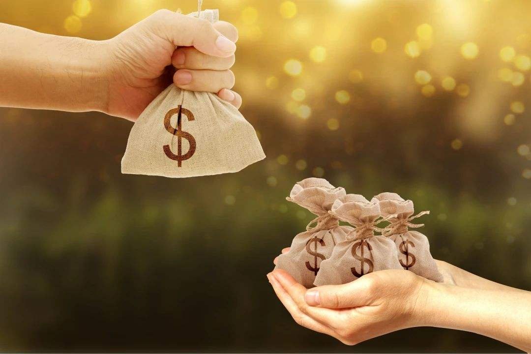 37年前一女子中3400万大奖，立马买下上班的公司，如今她怎么样了？