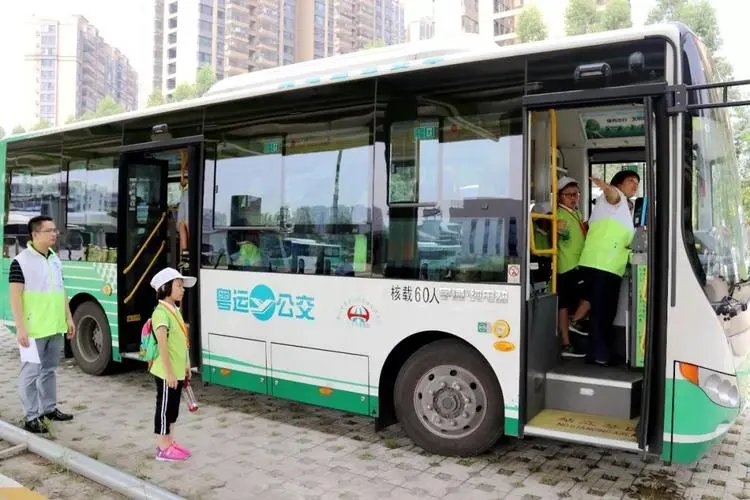 威海宝宝公交上骑玩具车妈妈舌战司机,乘坐公交车的时候要遵守哪些规定?