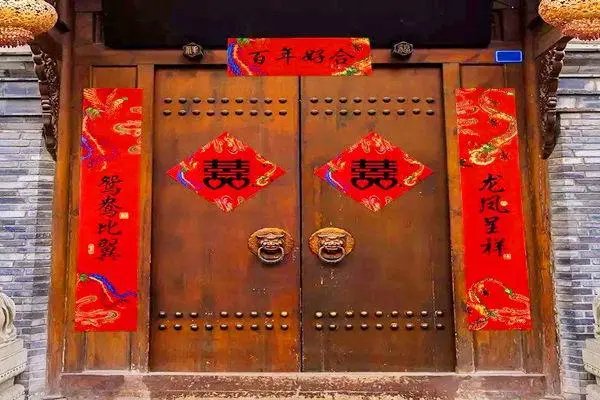 怎么看对联贴左边还是右边