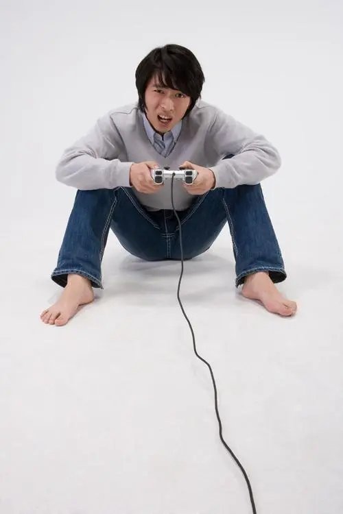 男生打游戏听出网友病危后报警，网友救治后转危为安，你能做到如此细心吗？