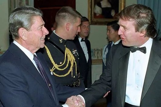 特朗普全名是什么呢?