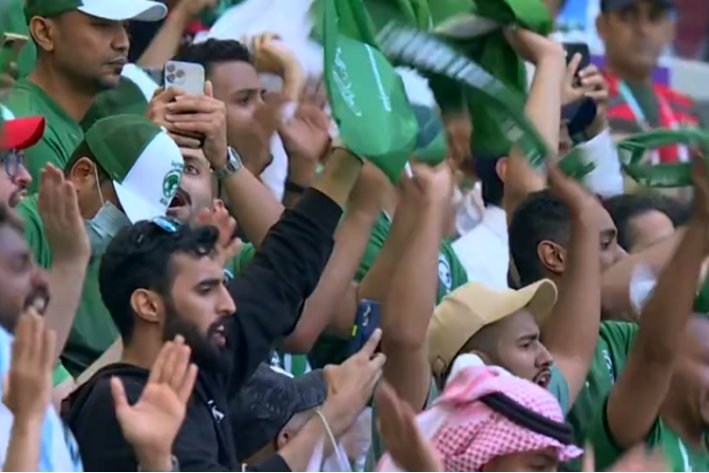 赢球后沙特球迷有多疯狂