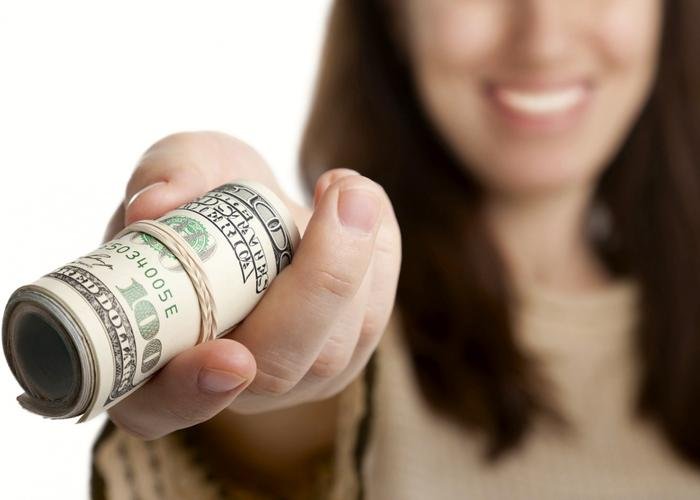 37年前一女子中3400万大奖，立马买下上班的公司，如今她怎么样了？