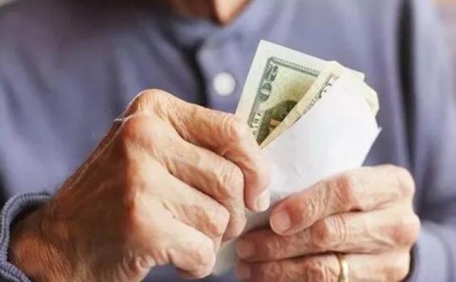 37年前一女子中3400万大奖，立马买下上班的公司，如今她怎么样了？