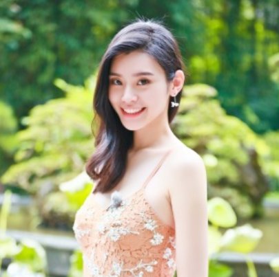 奚梦瑶怀二胎后首次直播,脸蛋圆润孕肚凸起,她的状态如何?