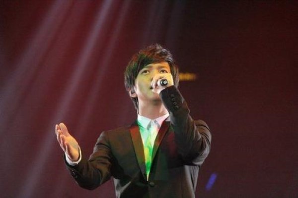 求音乐:有一首歌是这样的旋律..恩 恩恩恩恩...请问是什么歌?好像是三星的手机铃声。。