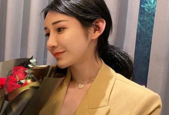 网红晨曦姐姐是男生吗？