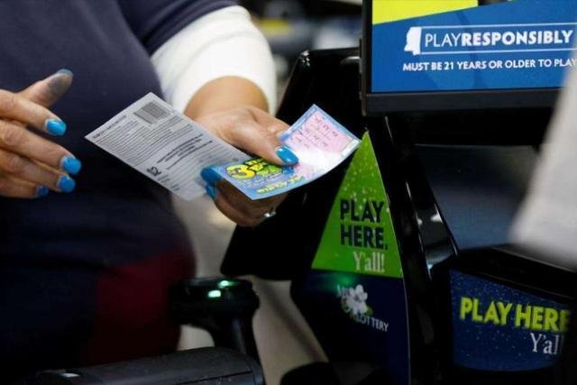 37年前一女子中3400万大奖，立马买下上班的公司，如今她怎么样了？