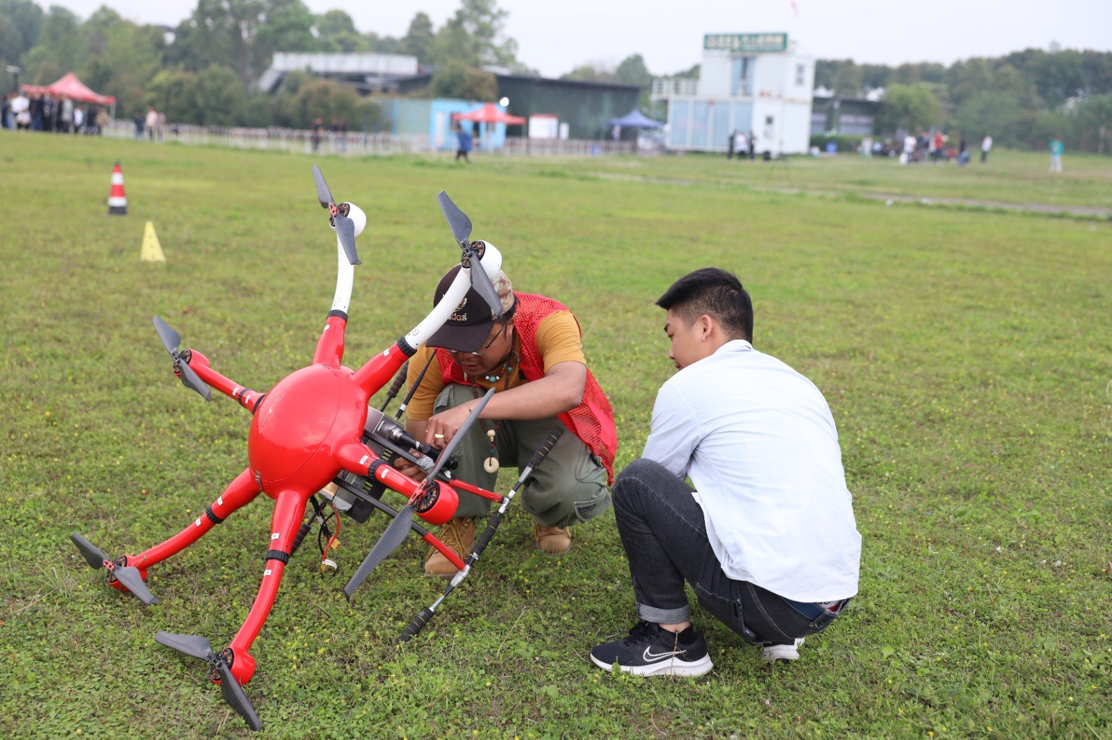 买一个无人机多少钱?