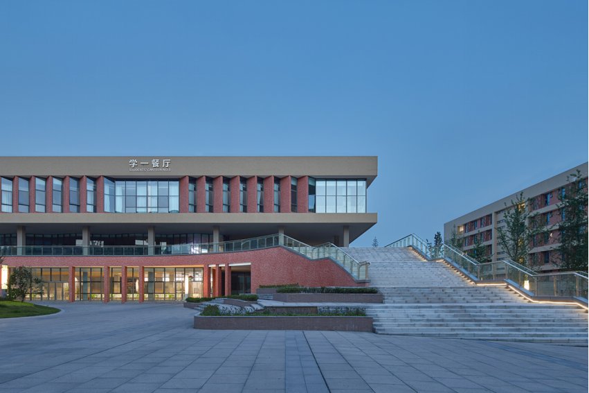 吉利学院学费多少一年