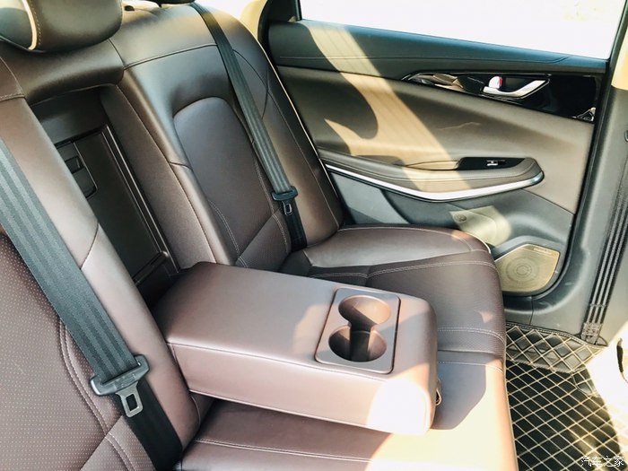 春暖花开的季节，睿骋CC与你交个朋友吧