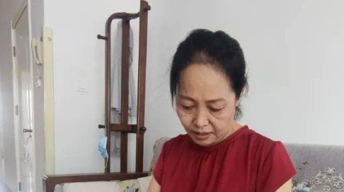 54岁妈妈考上女儿母校，成女儿学妹！这位妈妈为何执着考大学？