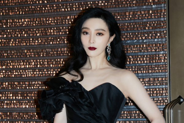 华鼎奖范冰冰颁奖嘉宾的身份被换，这说明了什么？