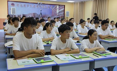 清华北大本科互选课程表，这会有利于学生的学习吗？