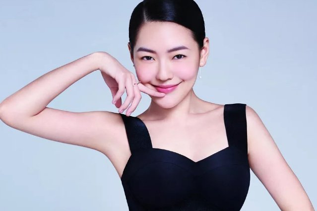 小S终于放弃抵抗肯自然老去！肿脸肿到没眼看，这是怎么了呢？