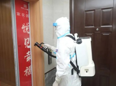 深圳通知居家办公，打工人连夜搬电脑，疫情下的打工人有多难？