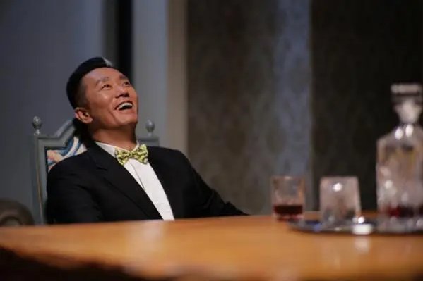 大漠的落日下谁在反弹着琵琶是哪首歌