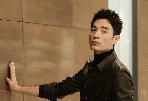 第33届中国电影金鸡奖颁奖盛典在厦门开幕，这次盛典是由谁主持的？