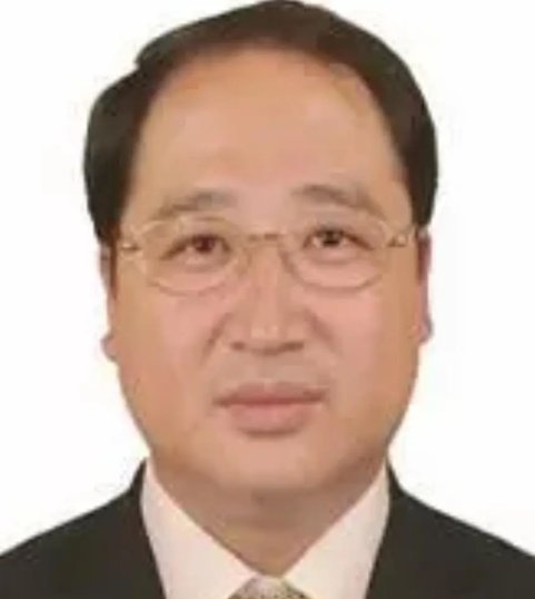 云南红河如何回应官员11岁参加工作