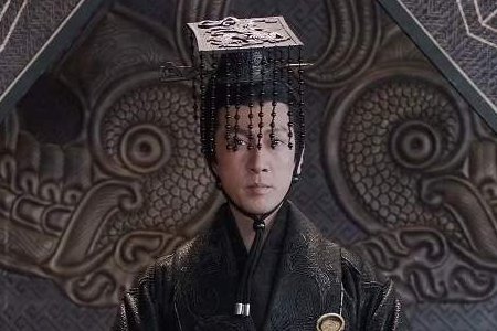 大秦赋中嬴政上位第几集？