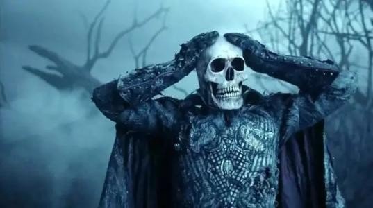 《潮涨海岸》中女邻居戴尔和洛斯发生了什么故事？