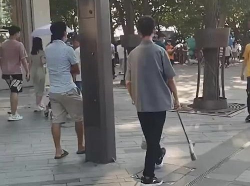 你如何看待浙江一高中生在国庆假期兼职保洁员挣1400元这件事？