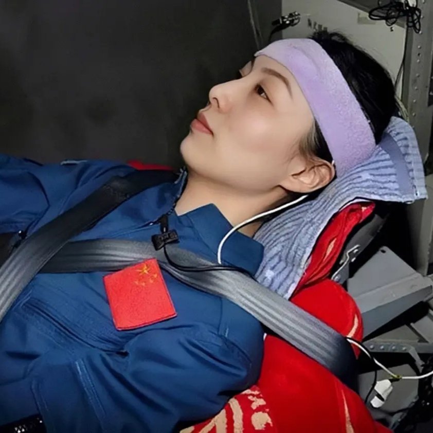 为了让王亚平在太空“美起来”，专家为她准备了怎样的化妆品？