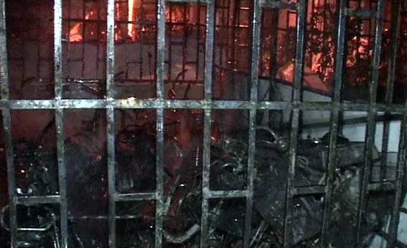 南京一小区车棚起火无人受伤，起火的原因有哪些？