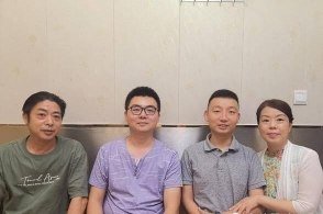 姚策妻子和养母隔空互呛，为什么这样违背公序良俗的话题可以上热搜？