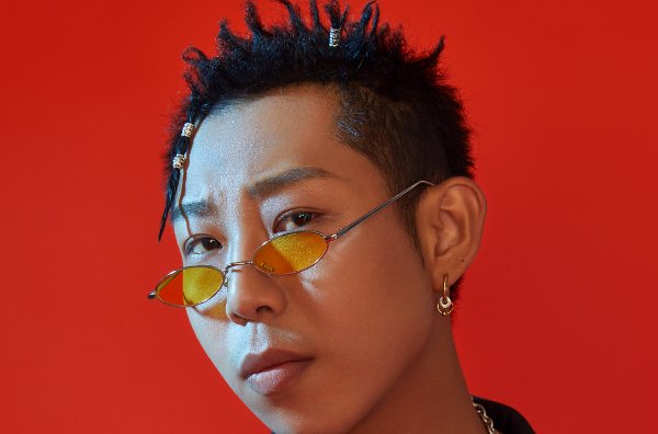 有人喜欢细的腰有人喜欢长的腿是什么歌