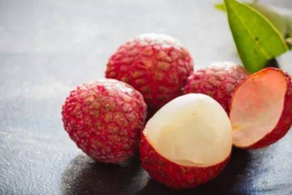 标价上千元一斤的挂绿荔枝，为何会这么昂贵？