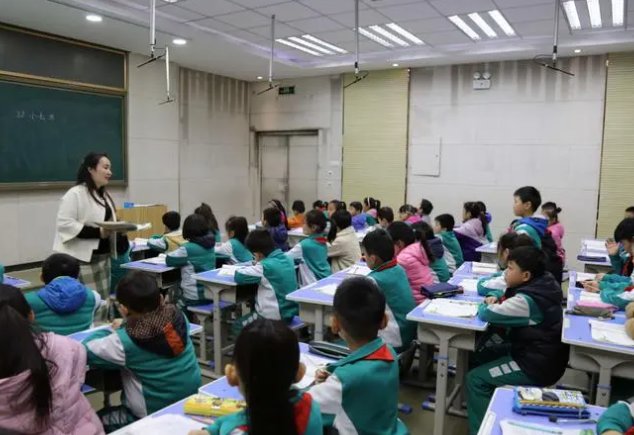 屈的拼音组词部首音序