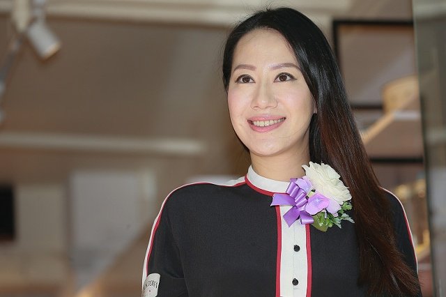 为什么有的人皮肤看上去很嫩很白透？