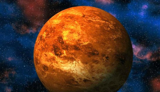 月亮旁边最亮的星星是什么？