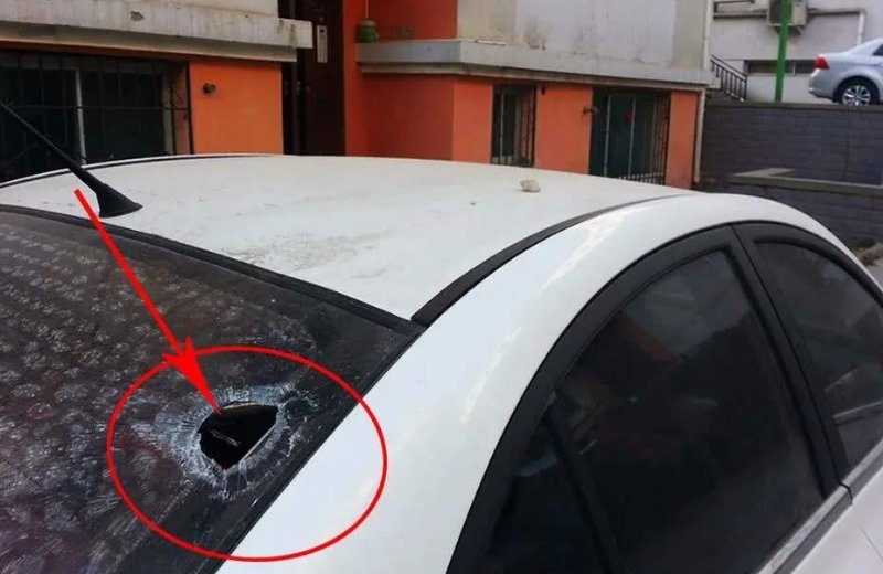 到小区送货被天降水泥块砸伤，此事的始作俑者到底是谁？