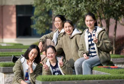 人民日报评校内减负校外增负，这“怪圈”该怎么破？