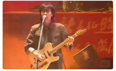 是谁唱的歌 只听过没见过二万五千里有的说没的怎知不容易哦 哦 哦 哦 哦 哦1234567