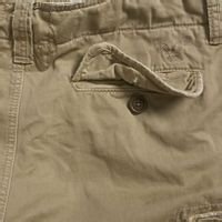 卡其色具体是什么颜色？它接近哪种颜色？