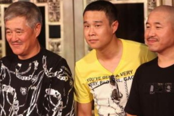 小沈阳夫妇否认与赵本山闹僵，你如何看待他们之间的关系？