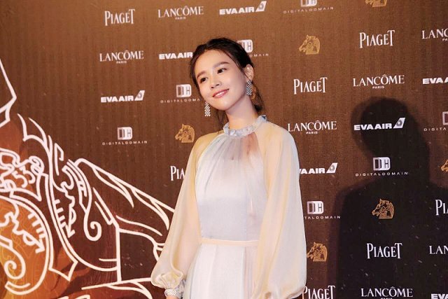 为什么有的人皮肤看上去很嫩很白透？