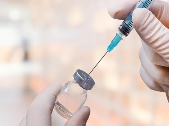 美国5800人接种疫苗后感染新冠，是疫苗出现问题了吗？