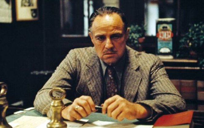 为何电影《教父》中的保镖和刺客都是老头子?