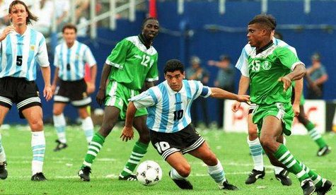 马拉多纳那一个“上帝之手”的进球到底是怎么一回事？