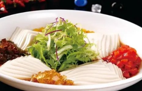 四喜豆腐是哪里的菜系？这里的豆腐可以用普通的老豆腐吗？