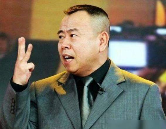 潘长江涉嫌虚假宣传卖酒，潘长江这一行为合法吗？